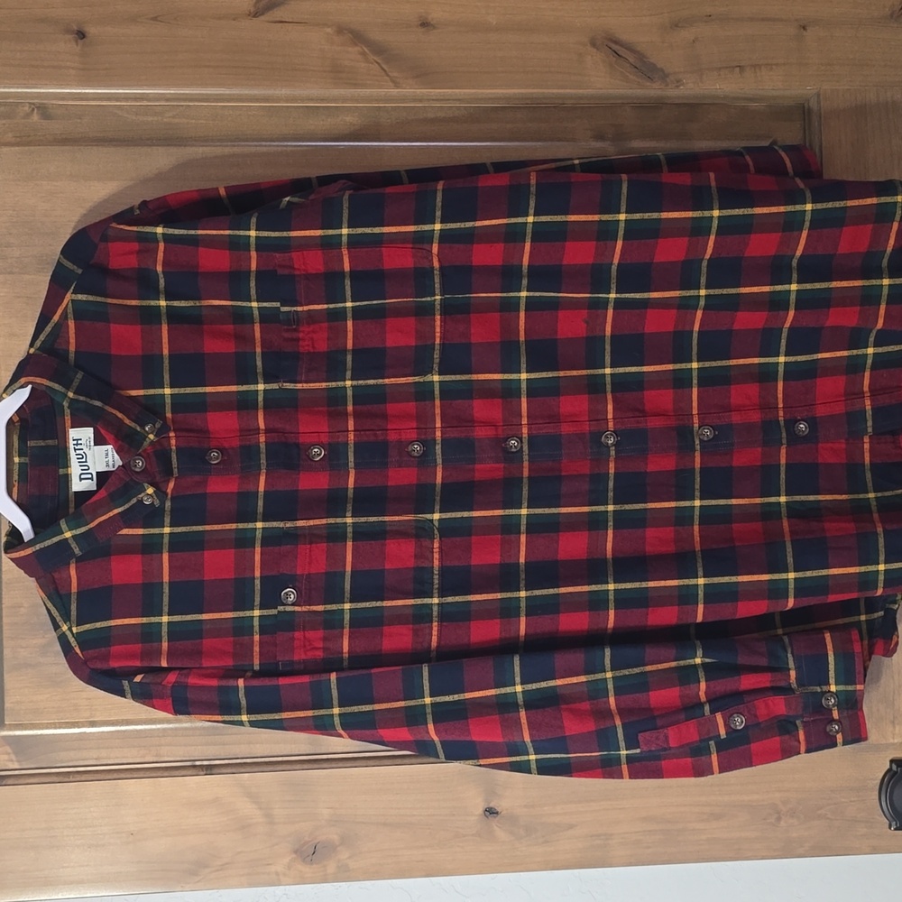 American Eagle Outfitters Red and Navy Plaid Shirt